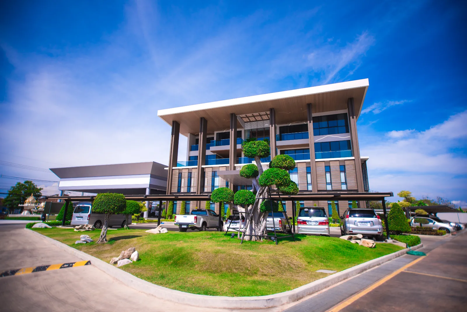 HINO SOONLEE SHOWROOM
